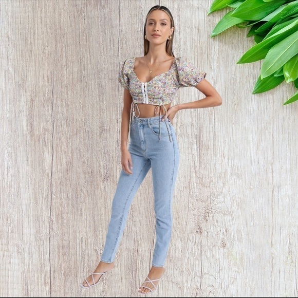 Showpo RedBerry St Tropez Crop Top in Blue Floral - Picture 7 of 10